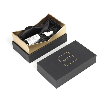 acheter Boîte en carton d'huile essentielle de noir de CMYK avec le couvercle 2.5mm online manufacture
