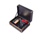 Boîte-cadeau cosmétique UV de tache empaquetant les boîtes de papier noires d'or de 2mm