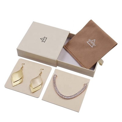 Pancific garnissent en cuir les boîte-cadeau carrés de bijoux pour des femmes s'assemblant la boursouflure à l'intérieur