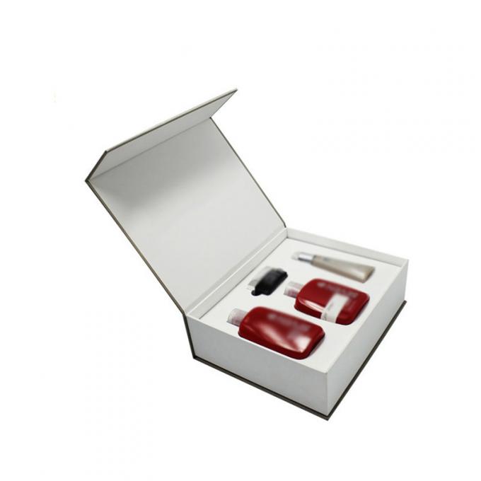 Boîte-cadeau magnétique rigide de C1S C2S de parfum d'emballage de boîte d'insertion blanche de mousse 0
