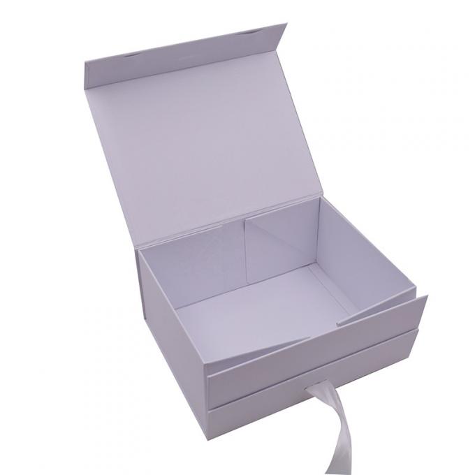Le tissu BT a adapté la boîte aux besoins du client de papier plate de Flip Top String Ribbon Handle de boîte de cadeau de ruban de hardpaper de boîte-cadeau pliables de carton 2