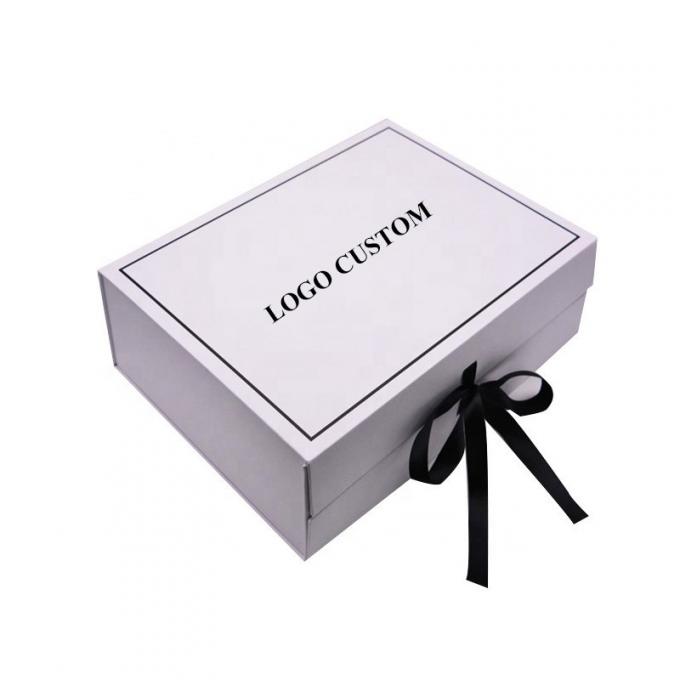 Le tissu BT a adapté la boîte aux besoins du client de papier plate de Flip Top String Ribbon Handle de boîte de cadeau de ruban de hardpaper de boîte-cadeau pliables de carton 1