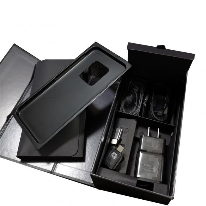 Boîte magnétique noire EVA Insert d'emballage de Smartphone de la fermeture 6 de CMYK 4 0